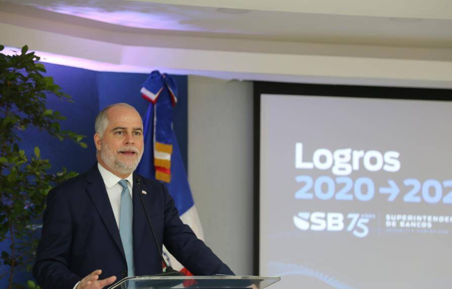Poder Ejecutivo confirma a Alejandro Fernández como Superintendente de Bancos