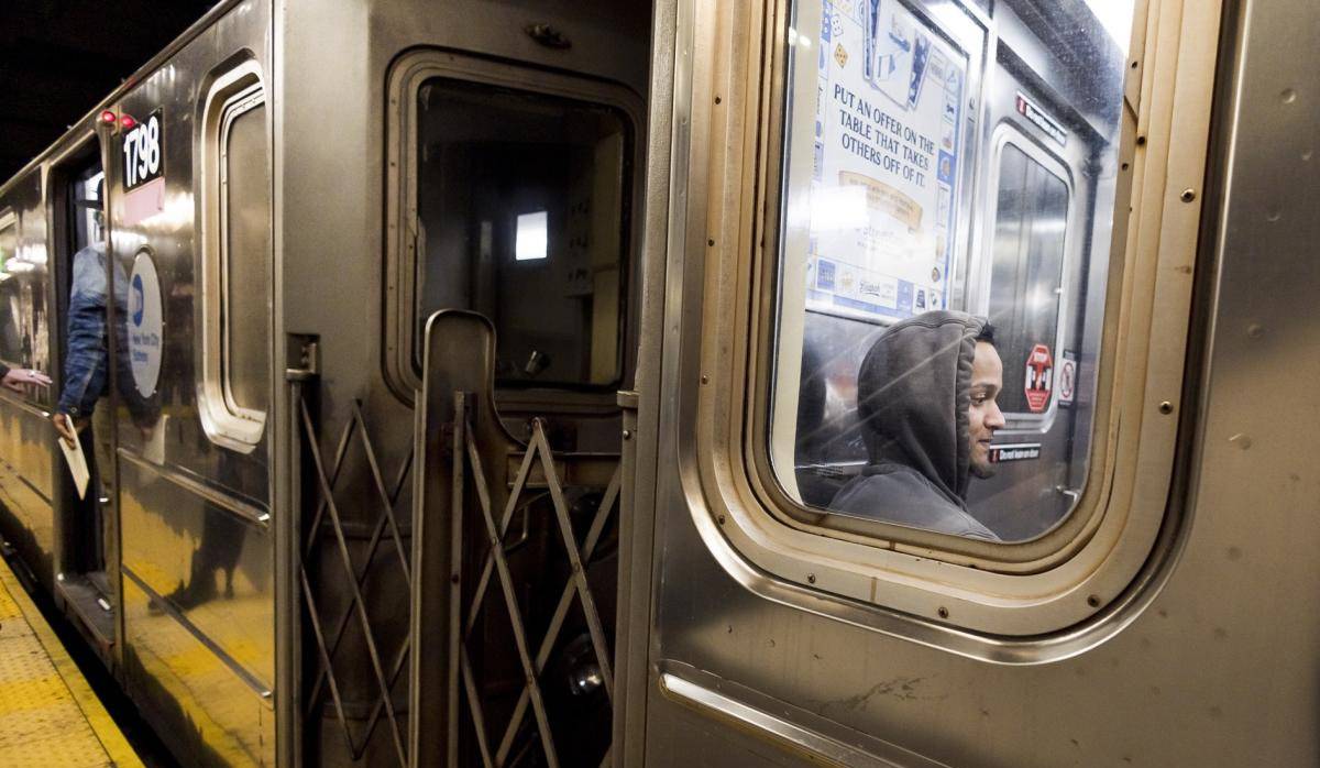 Por primera vez en su historia, Metro de Nueva York pide vetar pasajero