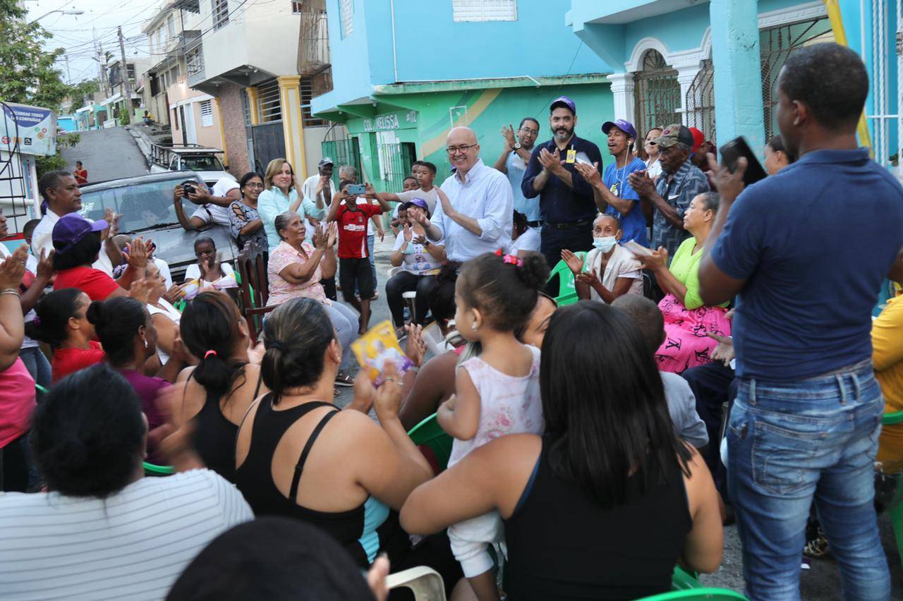 Domínguez Brito reitera “seré candidato del PLD”