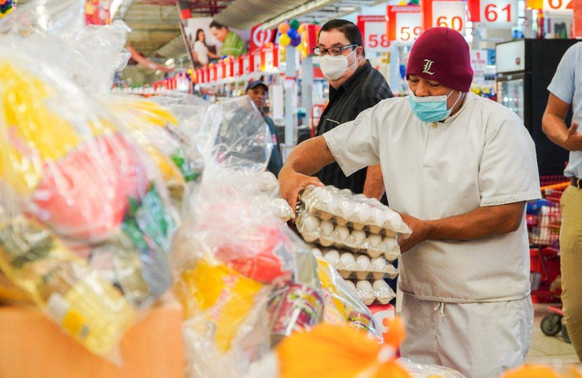 Venderán combos de alimentos en supermercados por la semana de La Restauración