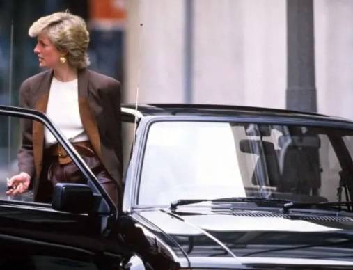 Subastan auto de la princesa Diana en 650, 000 libras