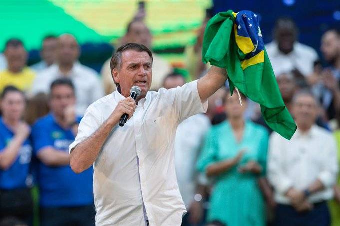 Bolsonaro se burla y critica el uso del lenguaje inclusivo en Argentina