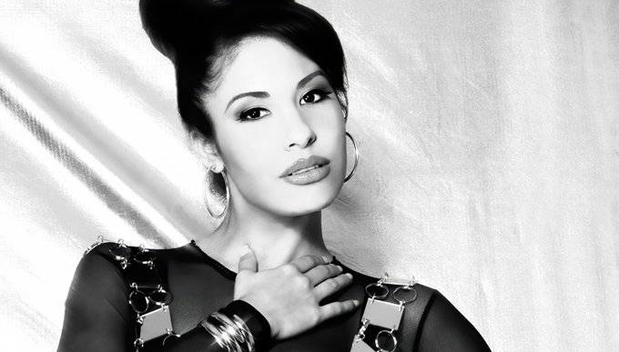 «Moonchild Mixes», el nuevo disco de Selena 27 años después de su muerte