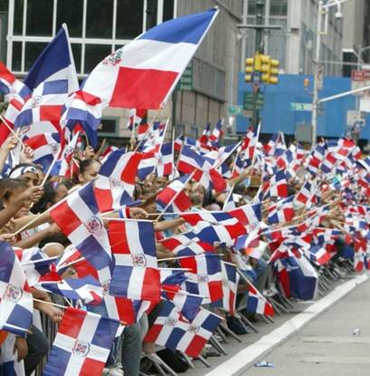 Dominicanos NY llaman regular los desfiles
