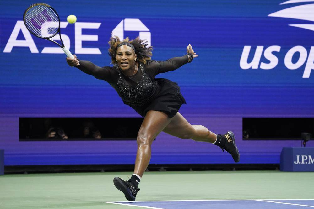 Serena Williams sigue de pie en el US Open, vence a Kontaveit