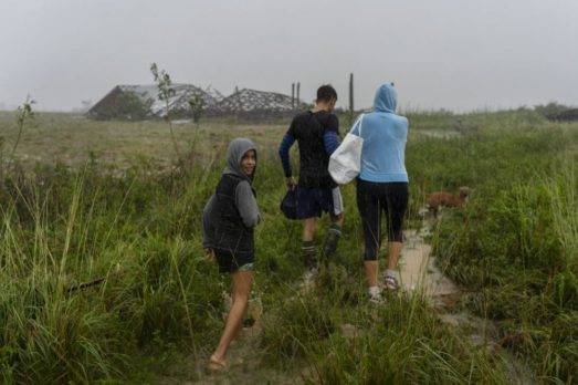 Huracán Ian azota Cuba; Florida se alista para ciclón de categoría 4