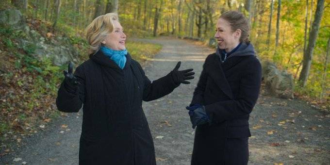 Hillary Clinton estrena documental sobre “mujeres valientes y pioneras»
