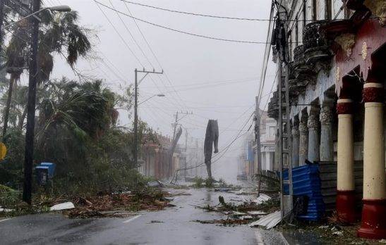 Cuba se queda sin electricidad por avería relacionada con huracán Ian