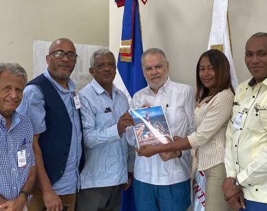 Ministro recibe informe sobre Punta Catalina