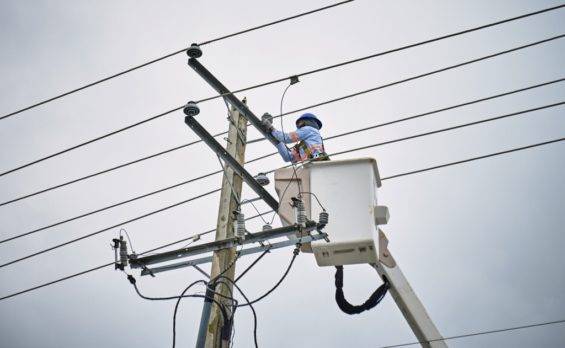 CEPM restablece 100% servicio eléctrico en Este
