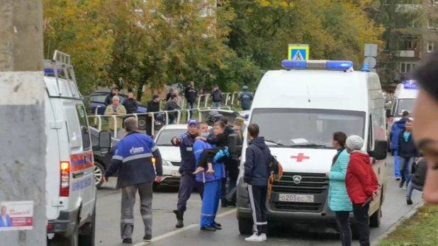 Al menos 13 los muertos en tiroteo en una escuela rusa