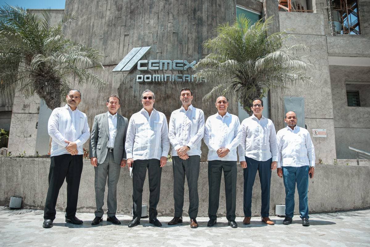 Abinader inaugura Horno Línea 1 de CEMEX su proceso de expansión 