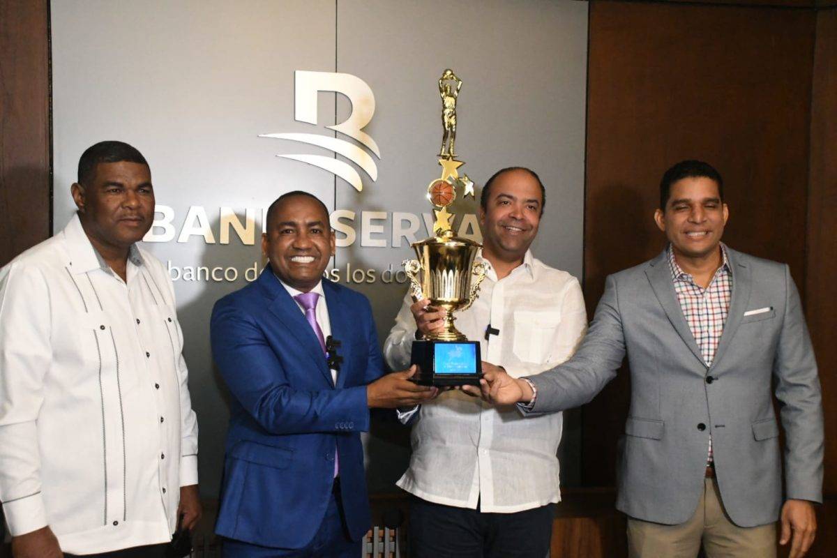 Samuel Pereyra muestra orgullo por dedicatoria del Torneo de Baloncesto Superior de Sabana Grande de Boyá