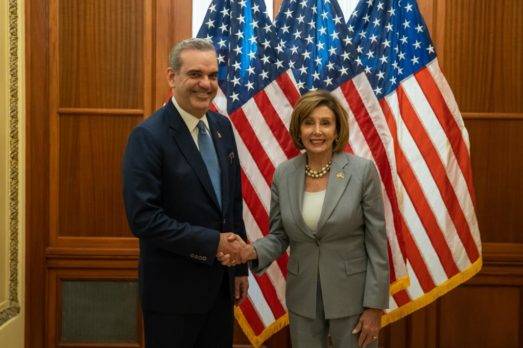 Presidente Luis Abinader se reúne con Nancy Pelosi