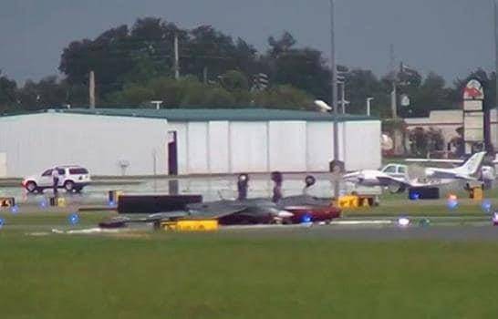 Fuertes vientos vuelcan dos aviones en un aeródromo de Florida