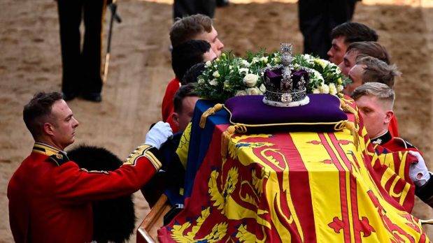 EN VIVO: Féretro de Isabel II llegó al Palacio de Westminster