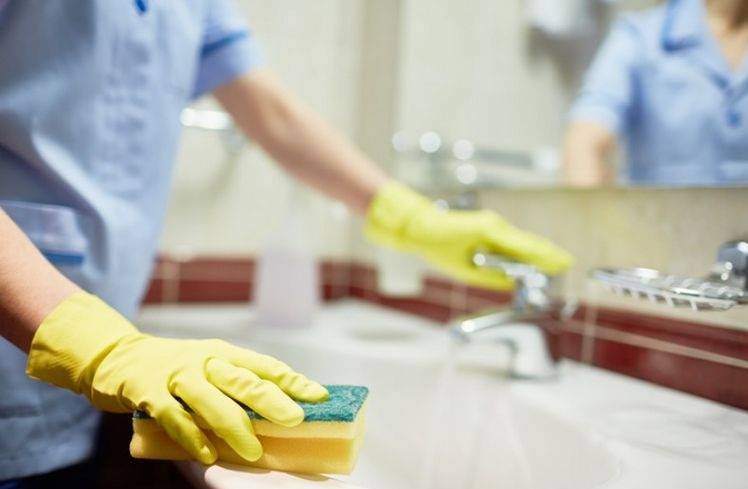 Extensas críticas e interrogantes sobre regulación del trabajo doméstico