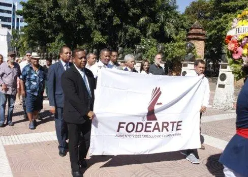 Artesanos piden respaldo del gobierno para  desarrollarse