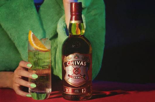 Presenta nueva botella Chivas Regal 12 años