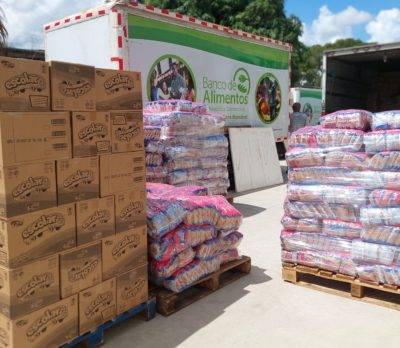 Entregan más de 580 mil productos alimenticios a afectados por huracán Fiona