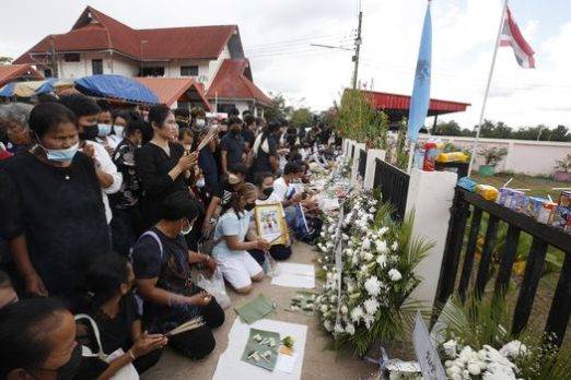 La historia de la única niña que sobrevivió a la masacre en Tailandia