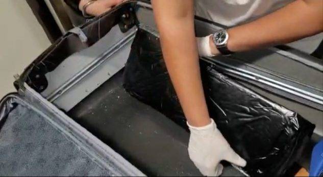 Llevaba para España más de dos kilos de cocaína en maleta con doble fondo