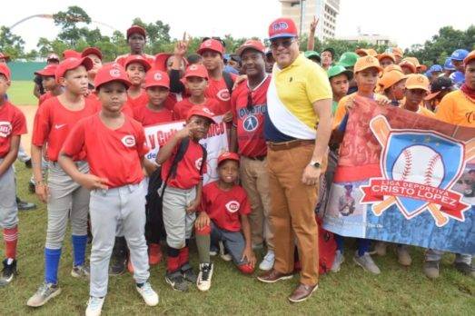 Francisco Camacho resalta integración de ligas en torneo béisbol