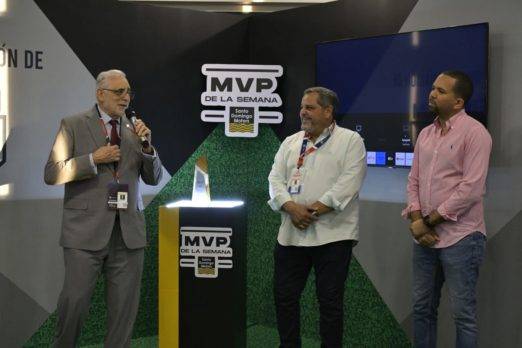 Elly de la Cruz y Pedro Fernández, electos MVP de la Semana en Lidom