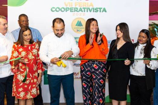 Cooperativa de Aduanas inaugura feria para socios