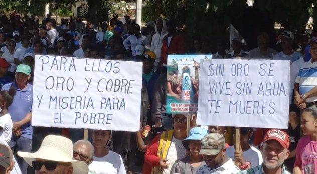Miles marchan en San Juan, en contra de la explotación minera por empresa GoldQuest