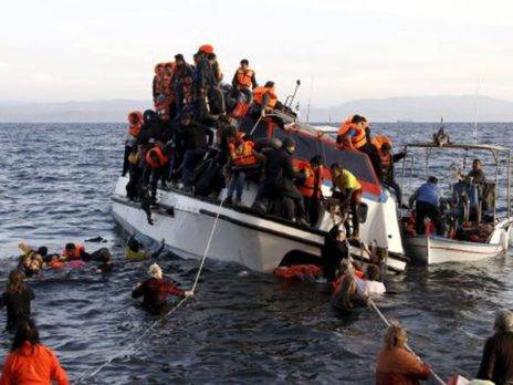 Al menos 22 migrantes mueren en dos naufragios en el mar Egeo