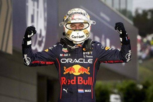 Verstappen revalida título tras ganar una lluviosa y caótica carrera en Japón