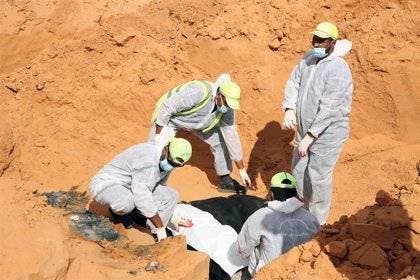 Descubren una fosa común con 42 cuerpos en la localidad libia de Sirte