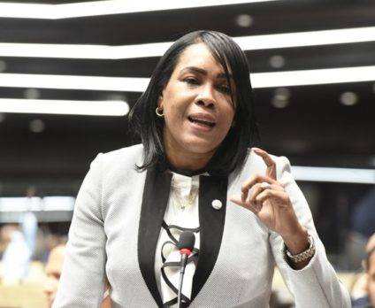 Diputada asegura que con entrega de viviendas se retribuye a la diáspora dominicana