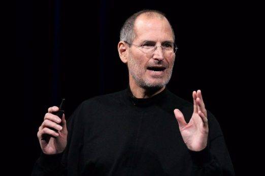 Venden sandalias de Steve Jobs por casi 220.000 dólares