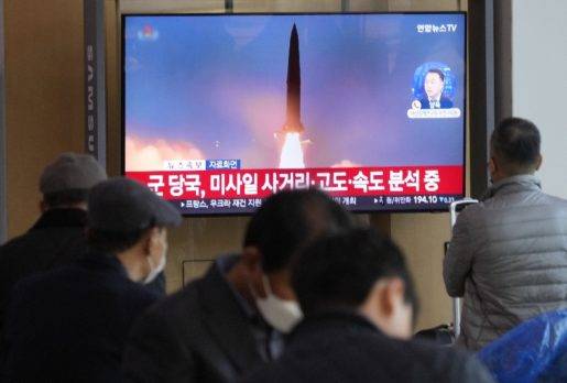 Corea del Norte vuelve a lanzar más misiles