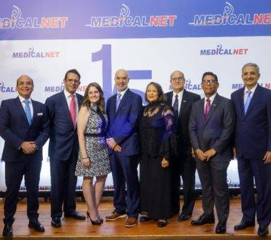 MedicalNet celebran XV aniversario de centro de salud