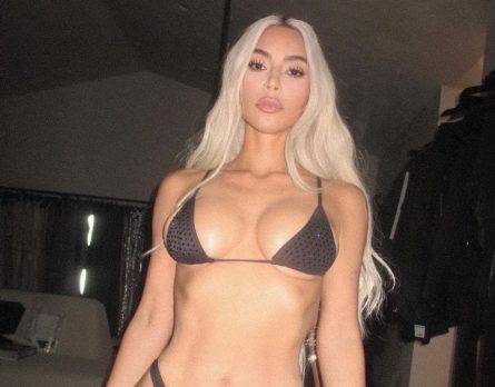 Kim Kardashian es viral tras lucir un sexy bikini