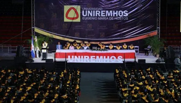 Universidad UNIREMHOS gradúa 455  profesionales