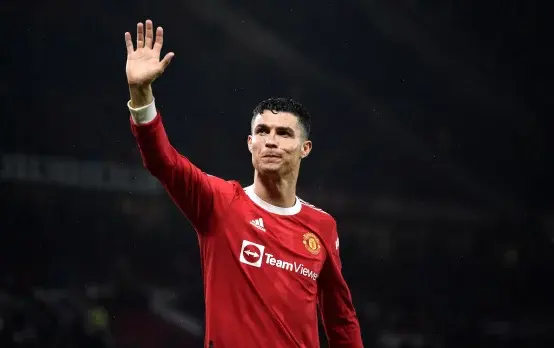 Cristiano Ronaldo se marcha oficialmente del Manchester United