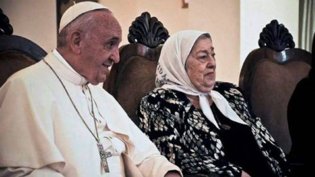 El papa Francisco resalta la “valentía” de Hebe de Bonafini