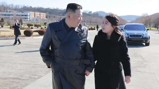 Kim Jong-un vuelve a aparecer en público con su hija