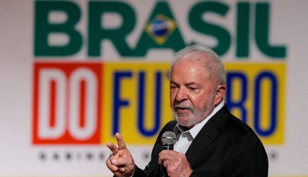 Antes de ascenso de Lula, perdura la división en Brasil