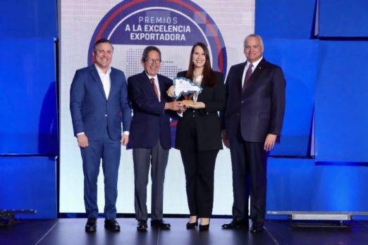 Angie Martínez gana Premio a la Excelencia Exportadora «Embajadora Destacada 2022»