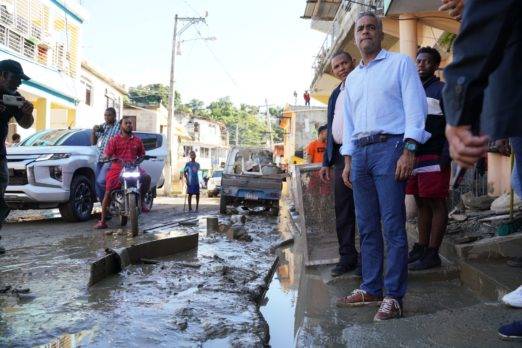 Ministro Joel Santos realiza levantamiento de daños ocasionados por fuerte lluvias en SDO