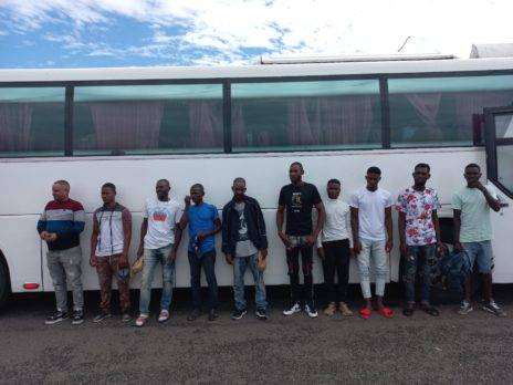 Detienen 23 haitianos ilegales a bordo de un autobús entrando a SD