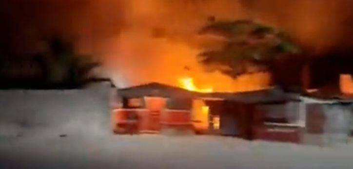 Una banda armada mató a 12 personas e incendió casas en Haití