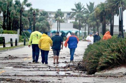 Inundaciones, apagones y daños materiales, la estela de Nicole en Florida