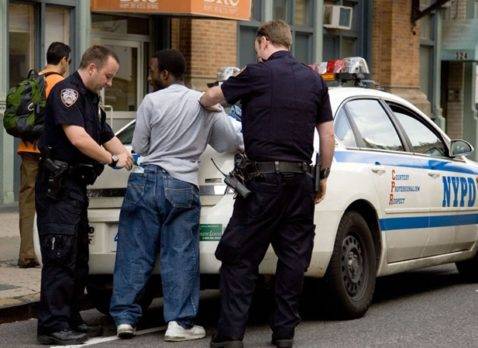 NYPD termina práctica paradas prolongadas a personas en la calle