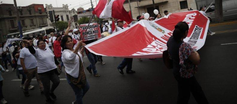 Congreso de Perú rechaza celebrar comicios en 2023